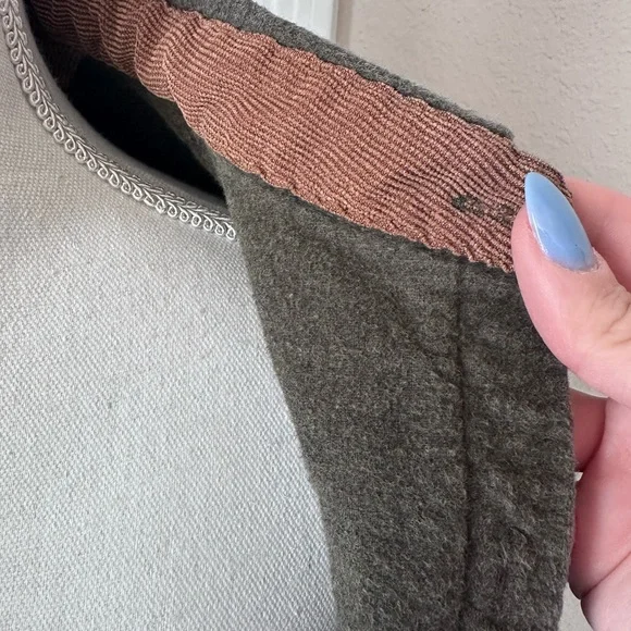 Legendary Whitetails Button-Down - Picture 11 of 13